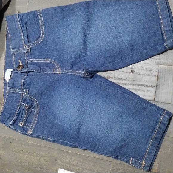 2 CHILDREN'S PLACE CAPRIS SZ 8 AND 2 TEES SZ 7 / 8 - Picture 5 of 16